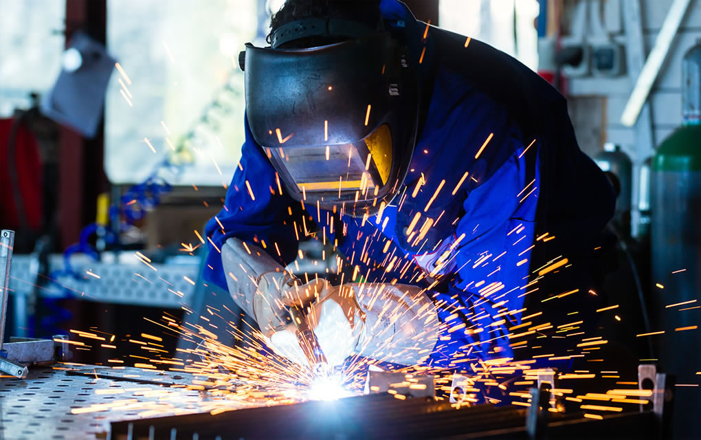 引進(jìn)國(guó)外技術(shù)，技術(shù)雄厚